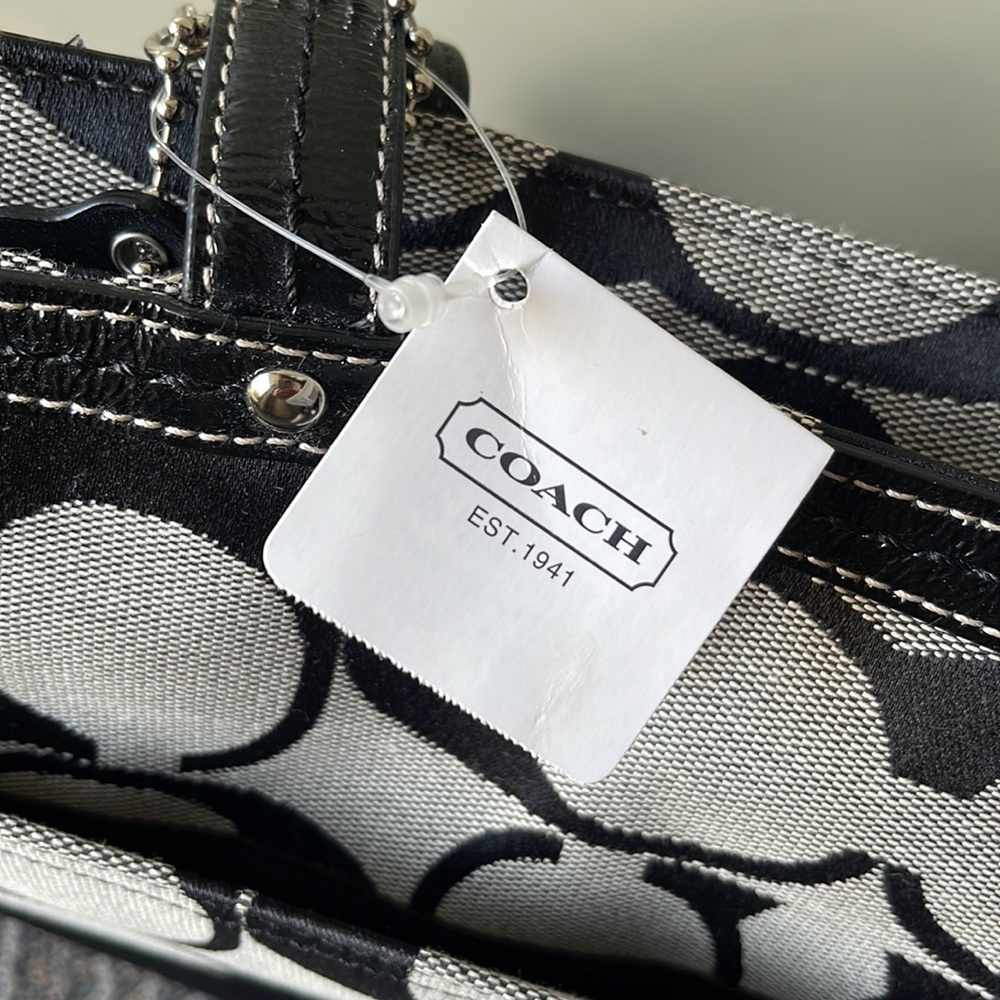 NEW Coach Signature Strap Tote - Picture 3 of 6